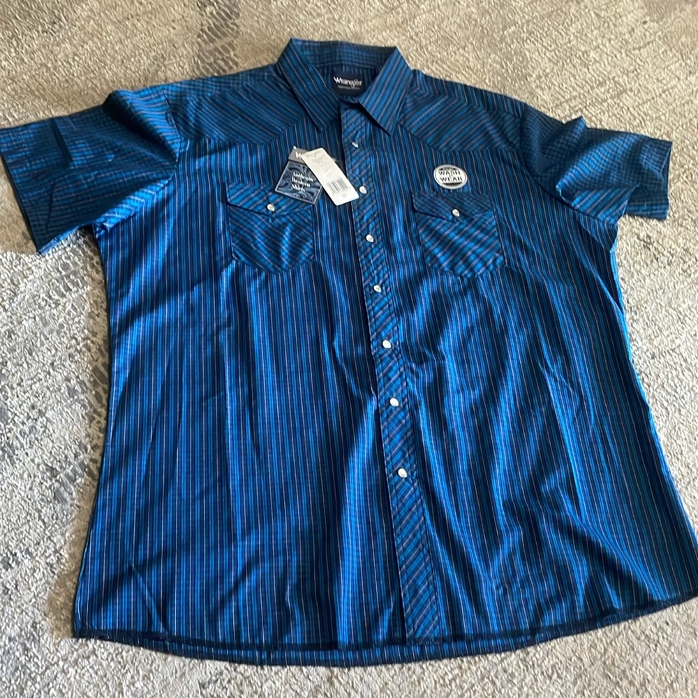 NWTs Wrangler Men’s authentic western s/s shirt with snap buttons Sz 2XLT